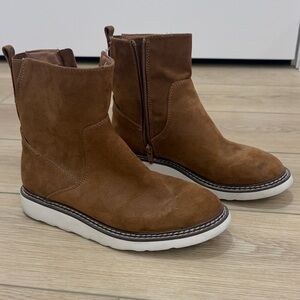 Women’s Brown Suede Ankle Boots. Size 8